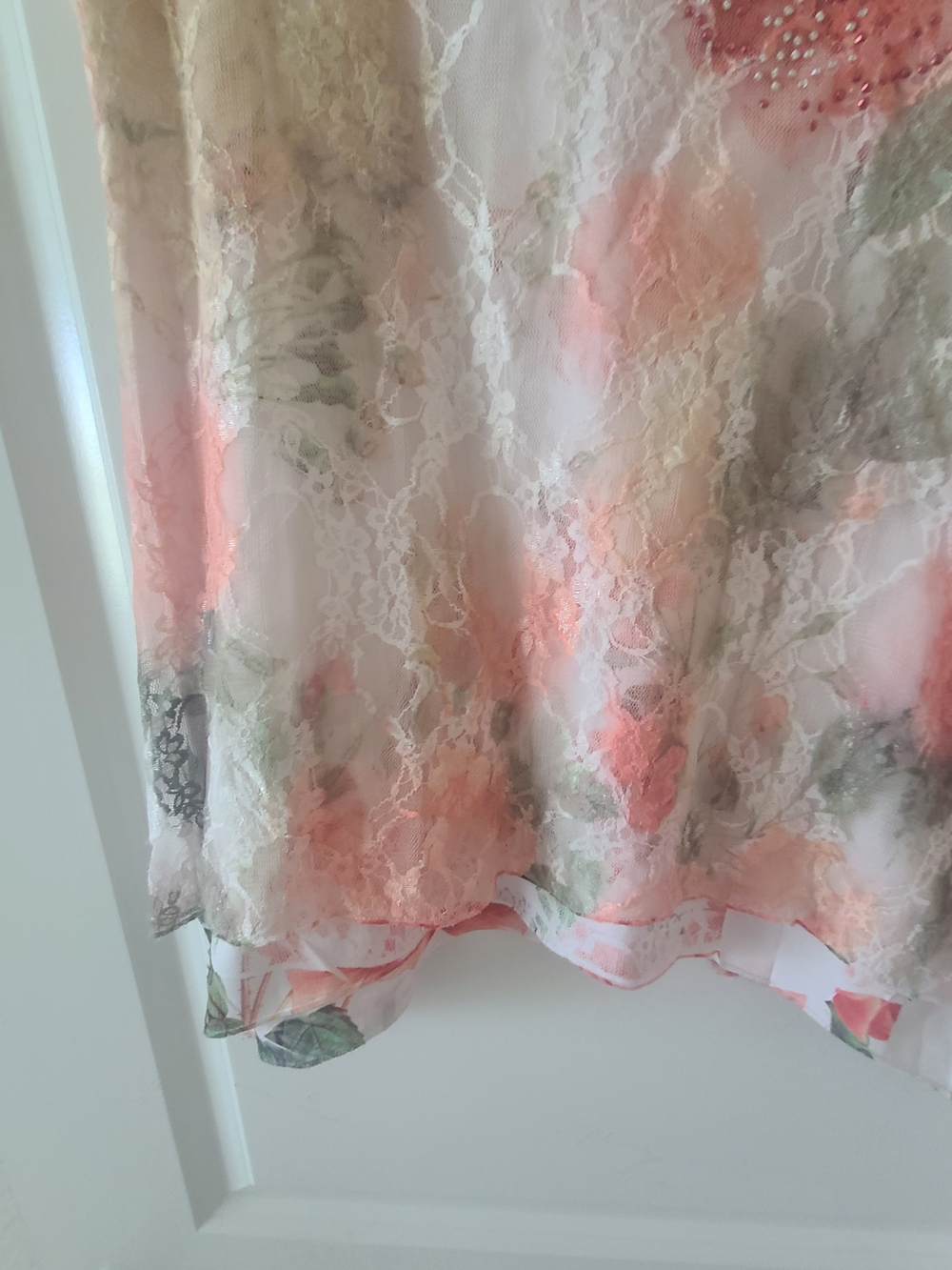 Peach Floral Lace Short Sleeve Blouse with Embellished Front - Picture 5 of 6